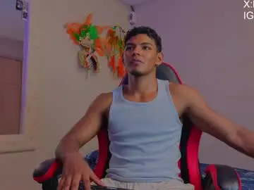 Chaturbate Live Sex Cam of hugo_cano