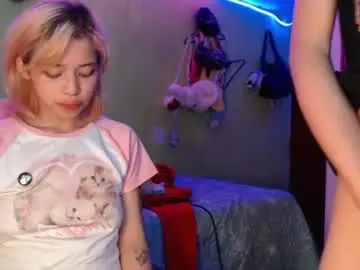 Chaturbate Live Sex Cam of mixipeach