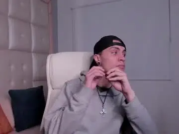 Chaturbate Live Sex Cam of dark_sun333