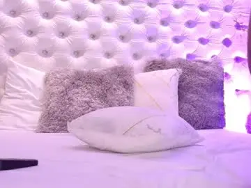 Chaturbate Sex Chat of emyliluxe