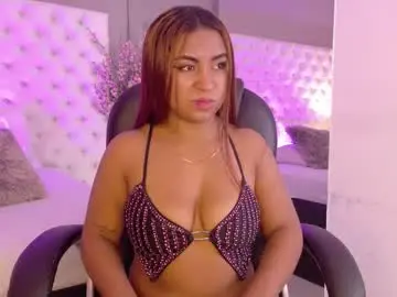 Chaturbate Sex Chat of emyliluxe