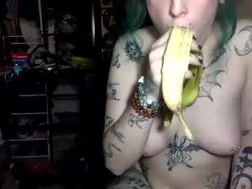 Chaturbate Adult Webcam of whoreonclubpenguin
