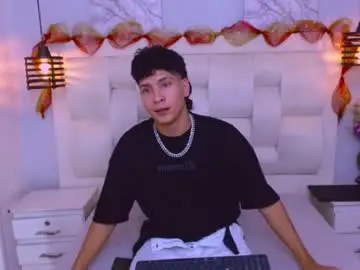 Chaturbate Nude Webcam of 0_alejo