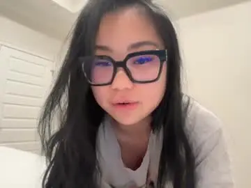 Chaturbate Live Sex Cam of emilychoi
