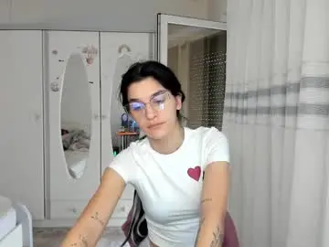 Chaturbate Nude Webcam of maya_and_guests