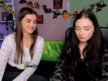 Chaturbate Live Sex Cam of miki_nikki