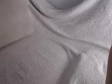 Chaturbate Live Sex Cam of sweet_lil_thing