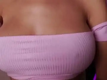 Chaturbate Live Sex Cam of sweet_lil_thing