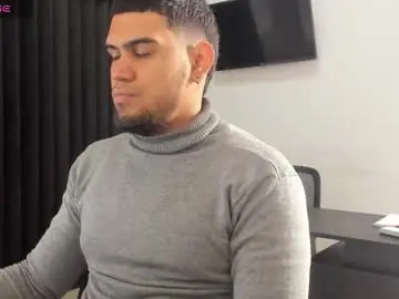 Chaturbate Free Live Porn of aaronhunter__