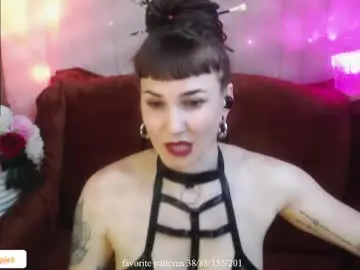 Chaturbate Live Sex Cam of foxrinehelen