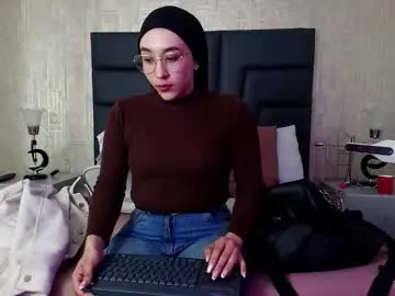 Chaturbate Adult Video Chat of alehia_cute