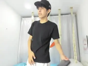 Chaturbate Live Sex Cam of julian_xp