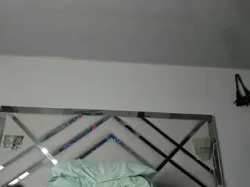 Chaturbate Live Sex Cam of maybelline_666