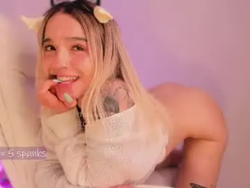 Chaturbate Live Sex Cam of _tammarra_