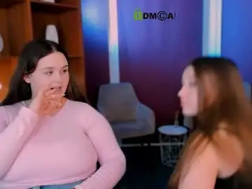 Chaturbate Live Sex Cam of arianaa_cat