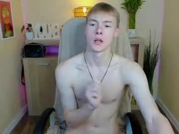 Chaturbate Free Live Porn of darwin_green