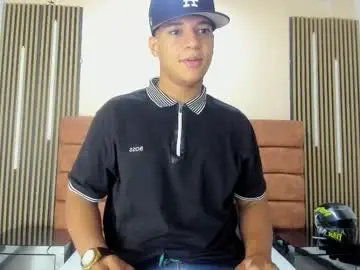 Chaturbate Live Porn of mathy_robert