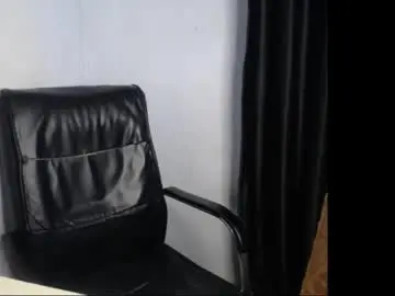 Chaturbate Live Sex Cam of horny_chubby22