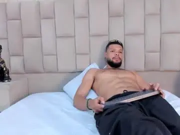 Chaturbate Live Sex Cam of leonardgrant_