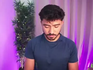Chaturbate Live Sex Cam of damon_frost