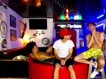 Chaturbate Live Sex Cam of flyckers
