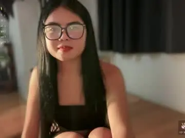 Chaturbate Live Sex Cam of miadarling_xx