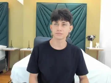 Chaturbate Live Sex Cam of michaeel_blue