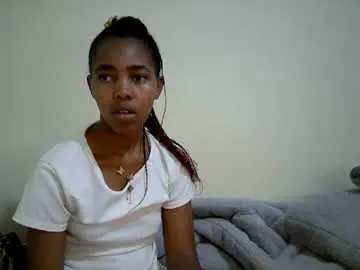 Chaturbate Live Sex Cam of midnightnala