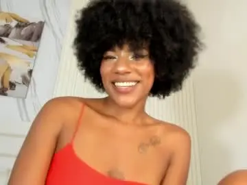 Chaturbate Live Sex Cam of saralewwis