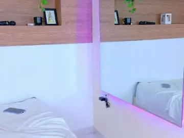 Chaturbate Live Sex Cam of darlyn_tenderhot__