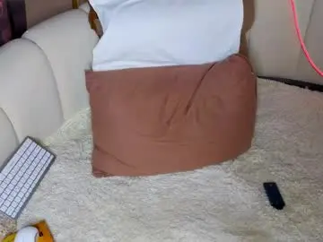 Chaturbate Watch Live Sex Cams of emilytrays