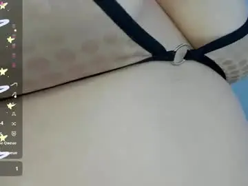 Chaturbate Live Sex Cam of cherrycurvy_01