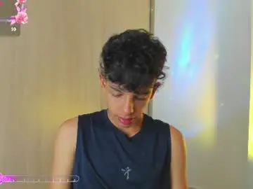 Chaturbate Adult Webcams of maxfrost1