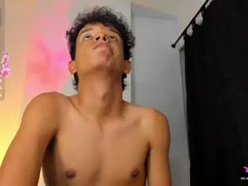 Chaturbate Watch Live Sex Cams of maxfrost1