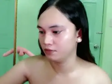 Chaturbate Free Live Porn of ursweet_athisa18