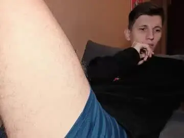 Chaturbate Sex Chat of kevin_hornyyy