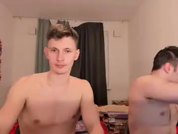 Chaturbate Live Sex Cam of kevin_hornyyy