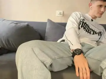 Chaturbate Free Porn Cam of kevin_hornyyy