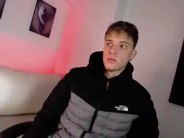 Chaturbate Watch Live Sex Cams of robbinblaze