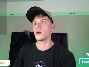 Chaturbate Live Sex Cam of robbinblaze