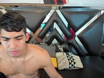 Chaturbate Nude Webcam of milo_and_mily