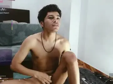 Chaturbate Free Live Porn of godiegogo_latinboy