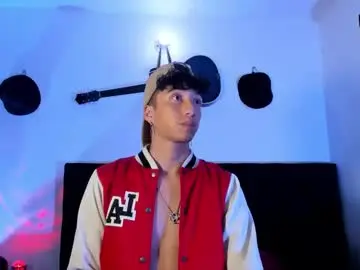 Chaturbate Best live sex cam show of mhatias_