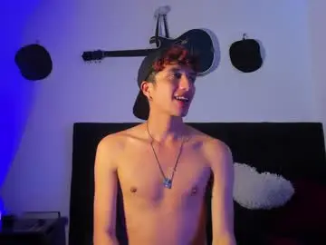 Chaturbate Live Sex Cam of mhatias_