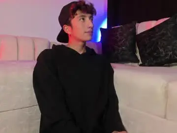 Chaturbate Live Porn of mhatias_