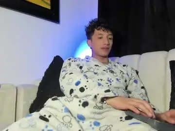 Chaturbate Live Sex Cam of mhatias_