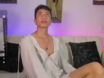 Chaturbate Nude Webcam of mhatias_