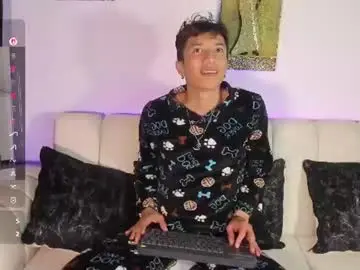 Chaturbate Free Live Porn of mhatias_