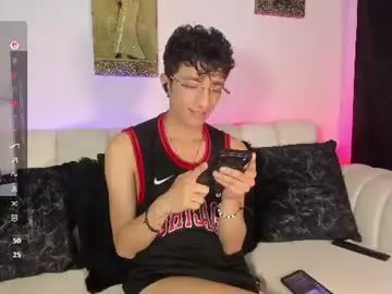 Chaturbate Nude Webcam of mhatias_