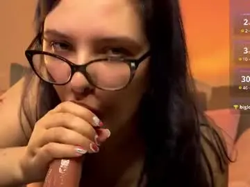 Chaturbate Live Porn of shylittlemouth